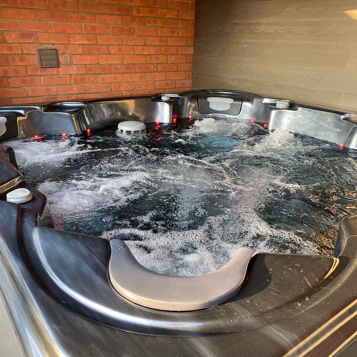 Tropic 7 Seater Hot Tub - Vookoo Lifestyle