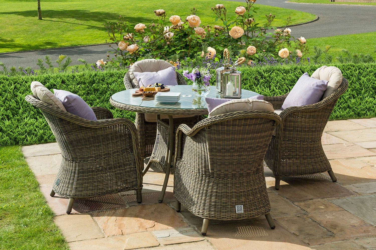 Winchester 4 Seat Round Dining Set with Heritage Chairs - Vookoo Lifestyle